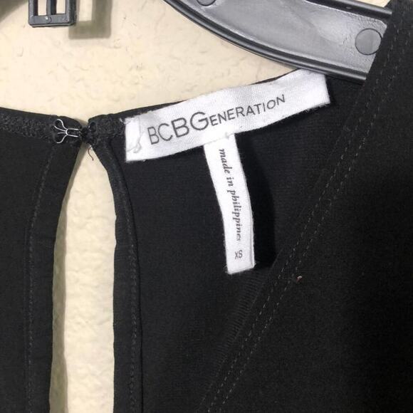 BCBGeneration Sleevless Romper - Picture 6 of 8